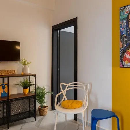The Pop Art Residences & In דירה לרנקה