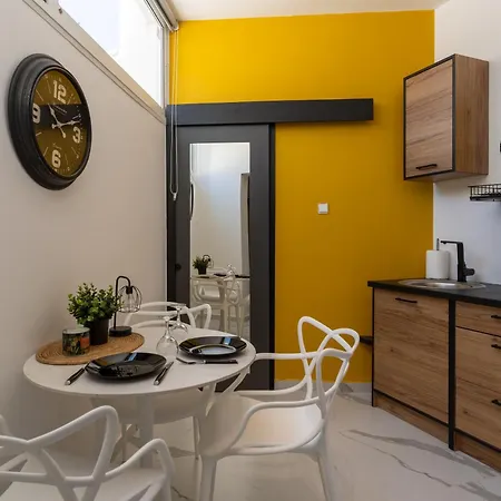 The Pop Art Residences & In לרנקה